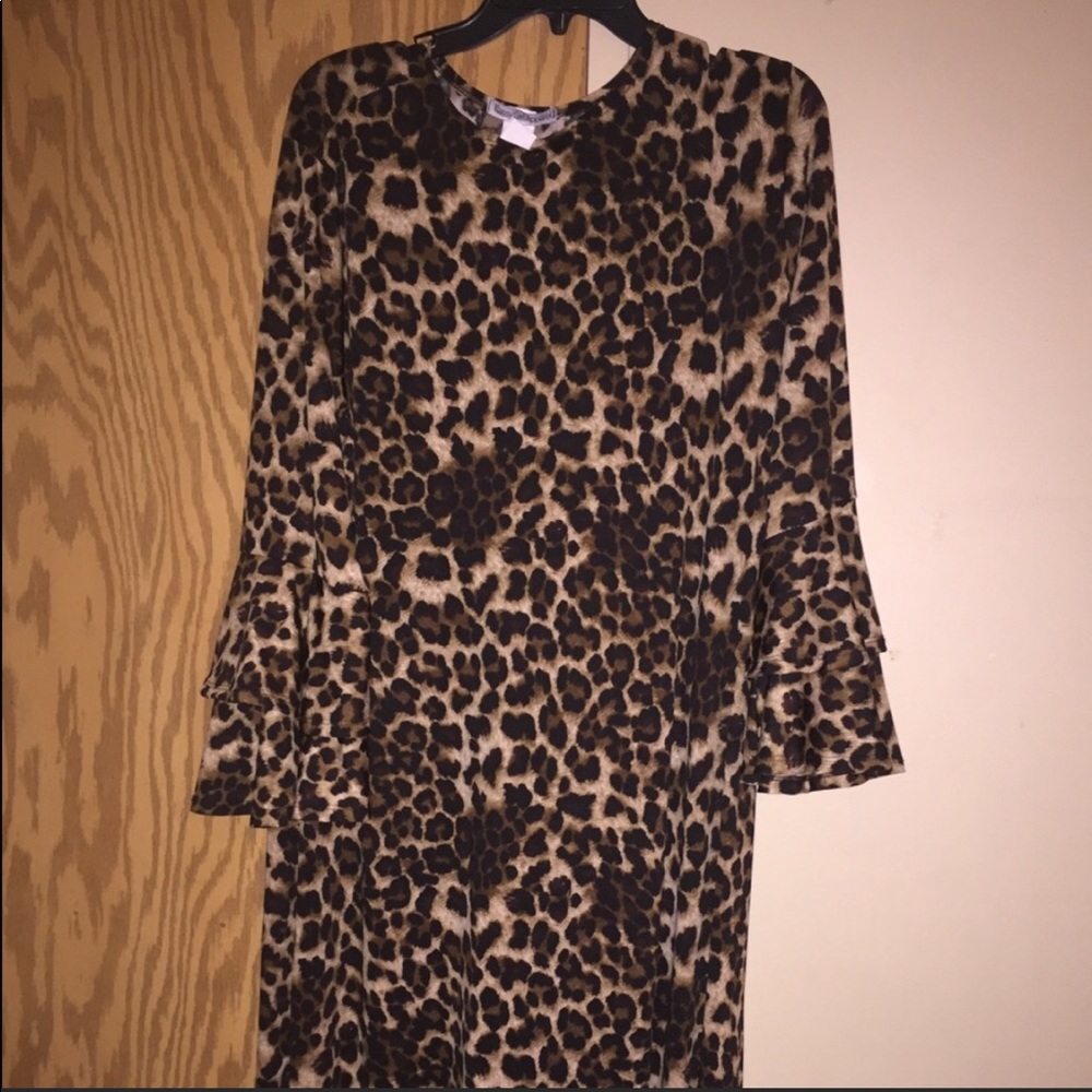 ISO 💕 ISO 💕. Klassy Girl Dress